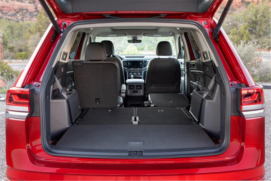 Багажник Volkswagen Atlas SEL V6 Premium 4Motion R-Line 2020 года  (фото 25 из 30)